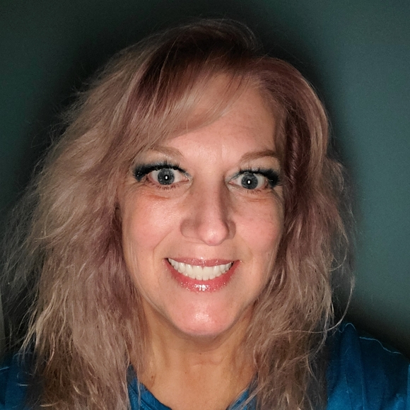 Meet your Posher, Tammy - Picture 3 of 3